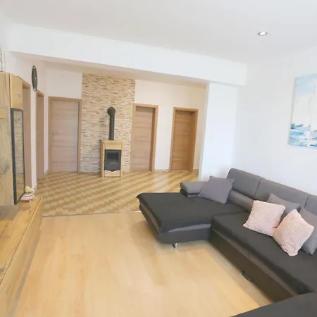 Apartment Dgm Vrsi
